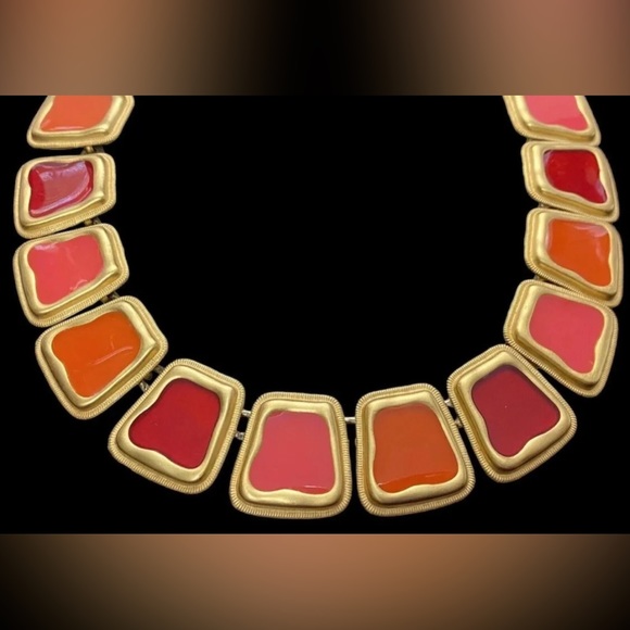 Vintage Anne Klein matte gold pink orange enamel necklace square link - Picture 3 of 4